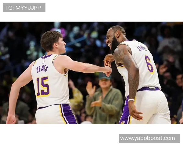 詹姆斯助力落选秀里夫斯展现团队精神乔丹科比难以做到的无私行为